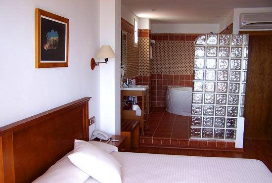 Hotel Donde Caparros