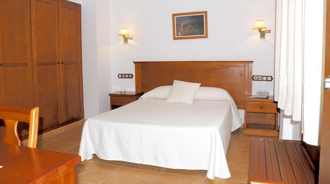 Donde Caparros Hotel 2*